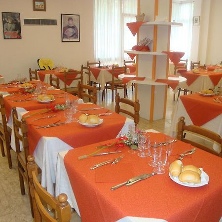 Hotel Graziana Riccione Eksteriør billede